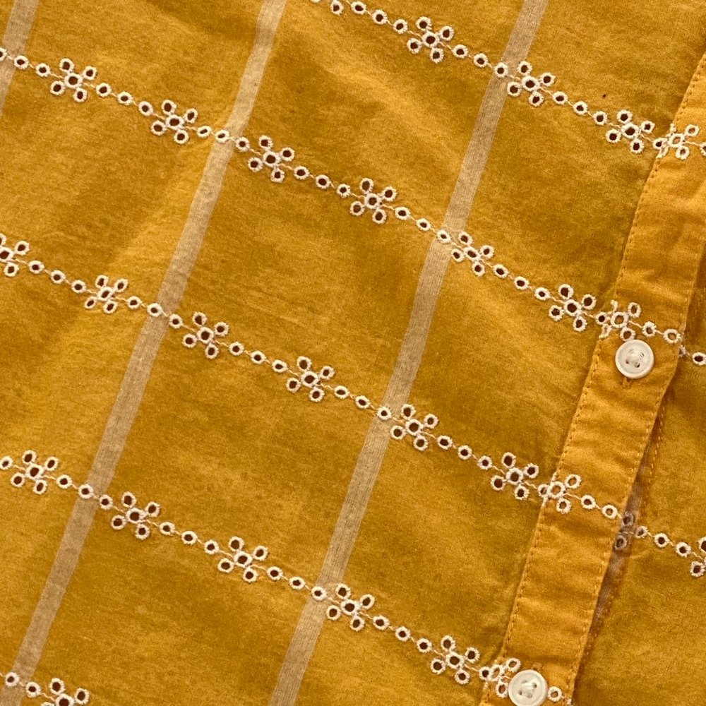 Lucky Brand Preppy Eyelet Button-up Blouse in Yellow Cab Color XS - C404 - Picture 4 of 6